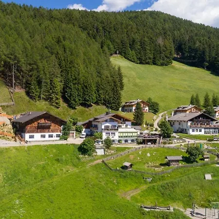 Familienalm Taser Hotel Schenna